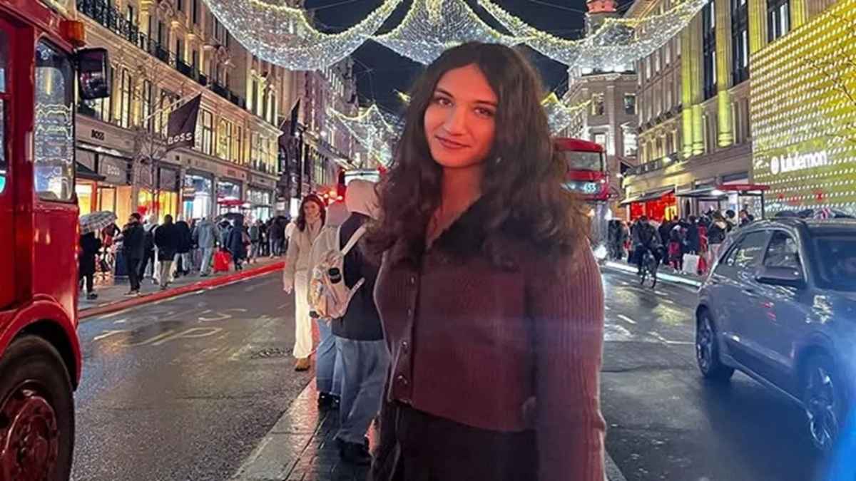 "वो मुझे अपनी गंदी फोटो भेजते थे और कार में...", अनाया बांगर ने किया हैरान करने वाला खुलासा
