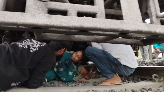 Begusarai Loco Pilots Saves woman Life