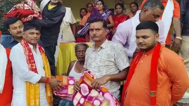 Bihar Minister Blanket Distribution Viral Bihar Minister Blanket Distribution Viral