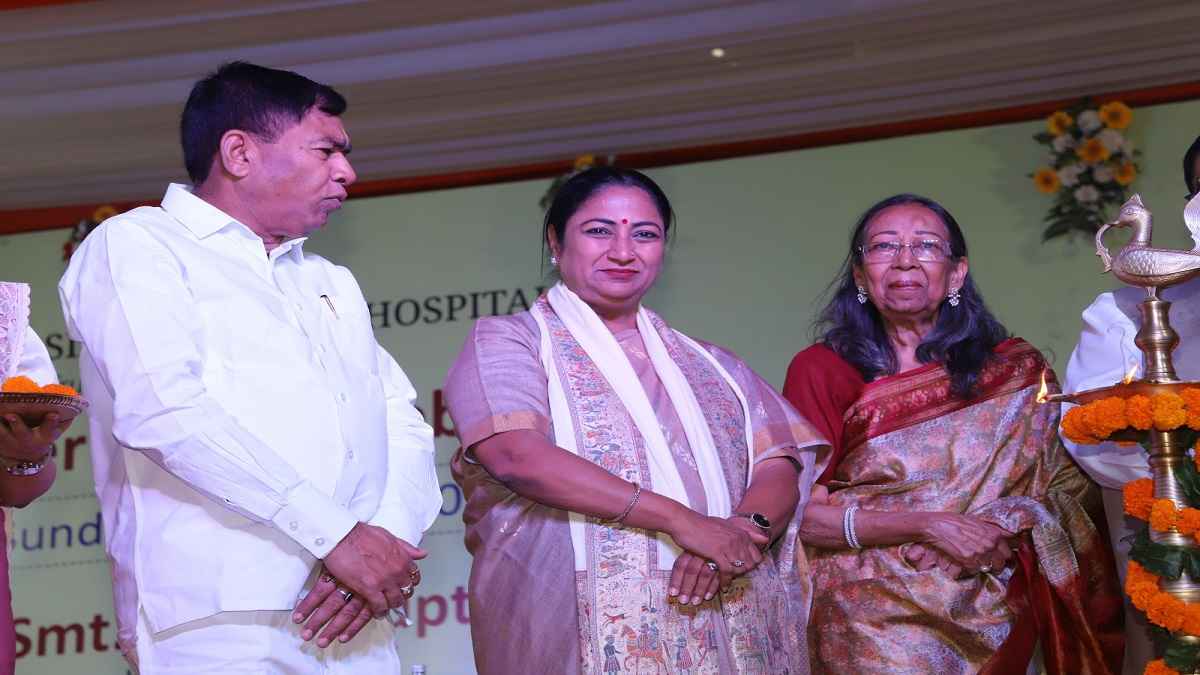 'हम जमीन देंगे, तुम आगे बढ़ो', दिल्ली की CM रेखा गुप्ता ने 'हेल्थ टूरिज्म' को लेकर की बड़ी घोषणा