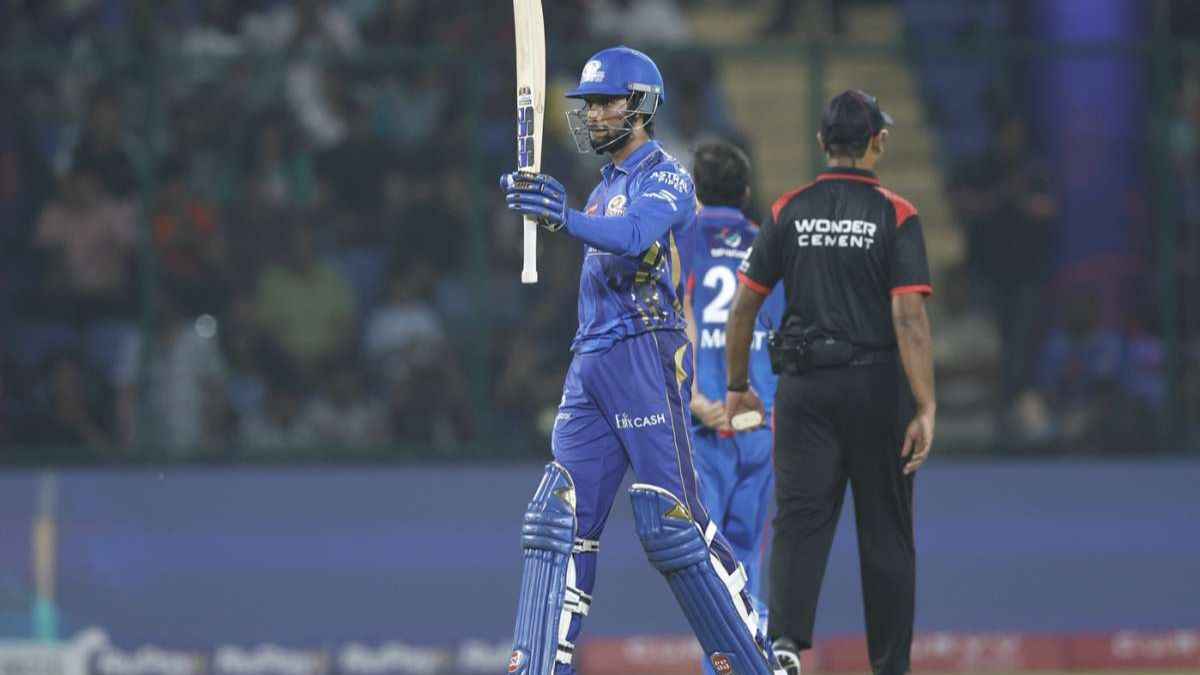 DC vs MI Tilak Varma