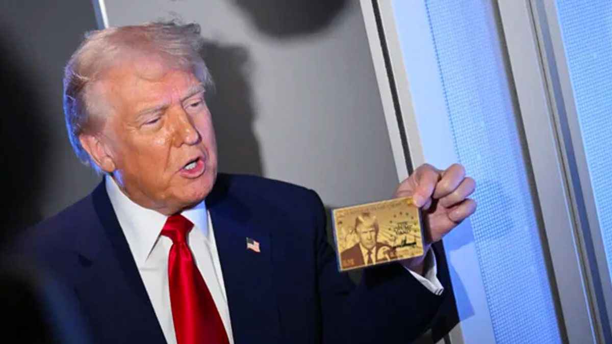 Donald-Trump-Gold-Card