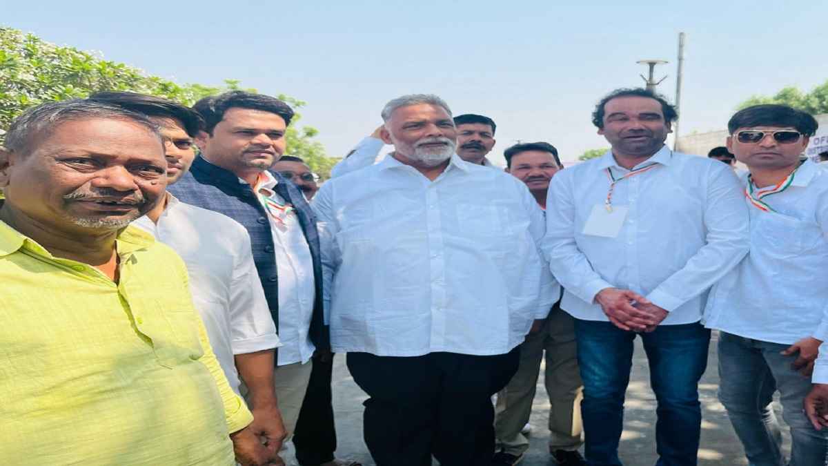 AICC महाधिवेशन में शामिल हुए पप्पू यादव, कहा- कांग्रेस RJD के साथ अपमानित फील करती है