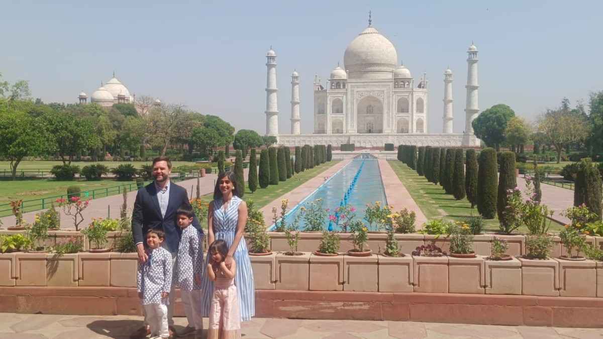 ताजमहल की खूबसूरती देख अमेरिकी उपराष्ट्रपति जेडी वेंस बोले 'वाकई अद्भुत है भारत'