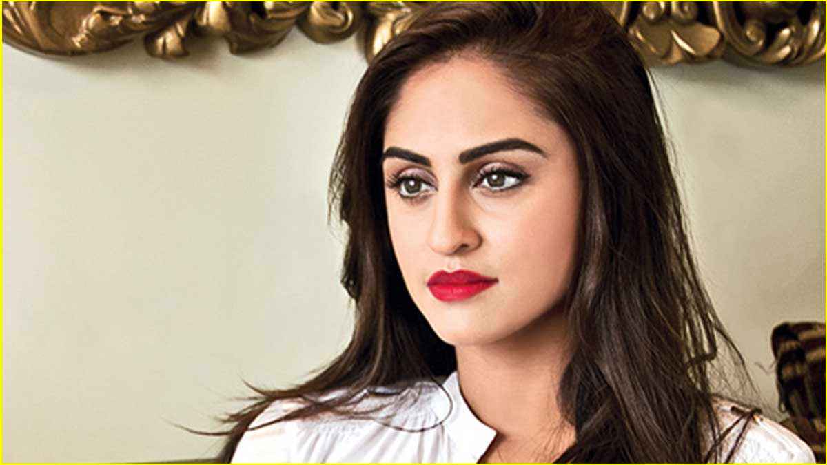 Krystle D'Souza ने जब 'बिस्कुट' खाकर किया गुजारा, पेट भरने के लिए कौन बना था मसीहा?