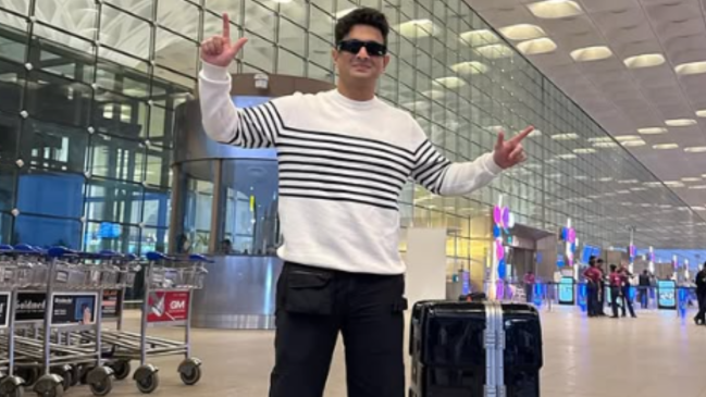 Ranveer Allahbadia Shares Picture From Airport