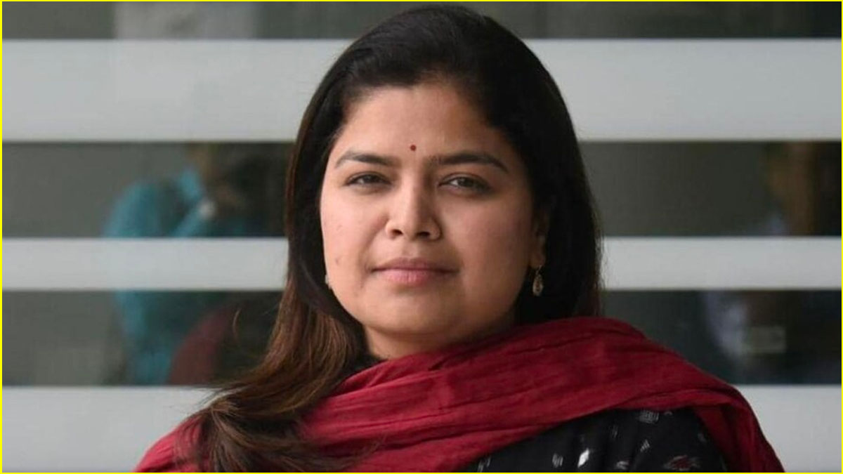 Poonam Mahajan