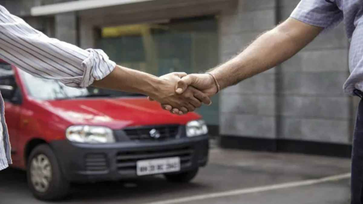 नहीं मिल रही पुरानी कार की सही रीसेल वैल्यू? ये 3 हो सकती हैं वजह