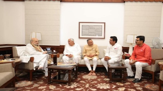 Rebel SP MLAs met Home Minister Amit Shah in Delhi Rebel SP MLAs met Home Minister Amit Shah in Delhi