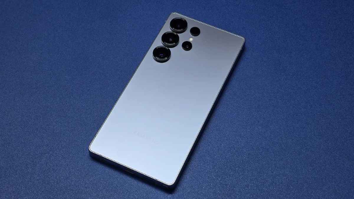 Samsung Galaxy S25 Ultra पर आया सबसे बड़ा ऑफर, 3278 रुपये में लाएं घर
