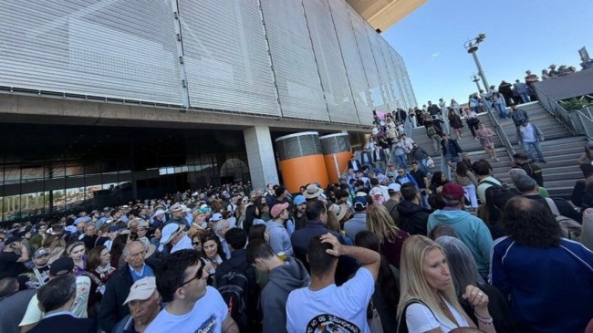 Spain and Portugal hit by massive blackouts