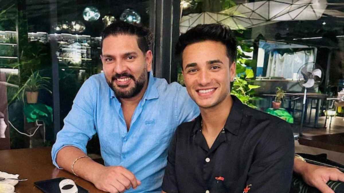 Yuvraj Singh Abhishek sharma (1)