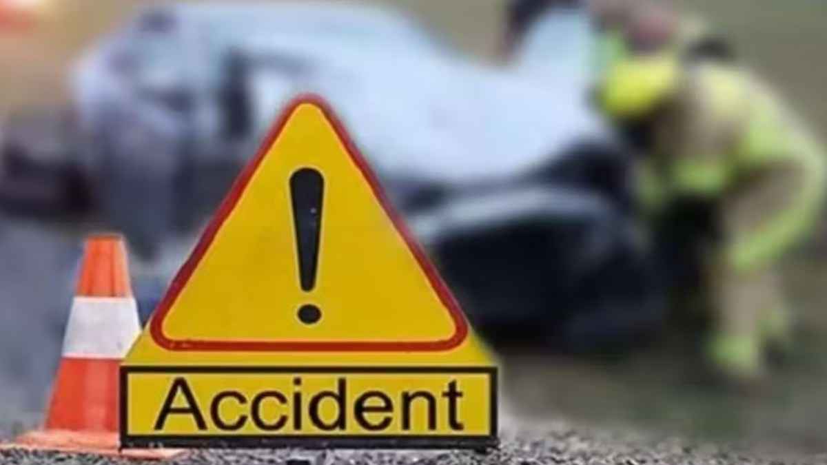 झांसी में हिट एंड रन; तेज रफ्तार कार ने बाइक सवारों को रौंदा, CCTV में कैद हुई घटना