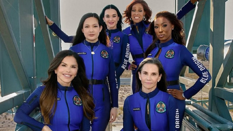 All women crew carrying Katy Perry, Lauren Sánchez, Aisha Bowe, Amanda Nguyen, Gayle King, and Kerianne Flynn into space