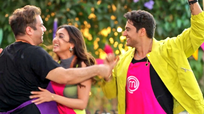 gaurav khanna and tejasswi prakash enter celebrity masterchef finale become finalist gaurav khanna and tejasswi prakash enter celebrity masterchef finale become finalist