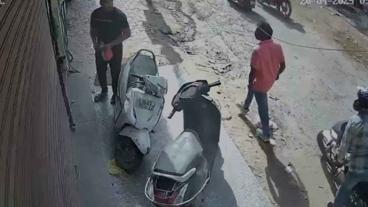 सीलमपुर के पास दिनदहाड़े एक और बड़ी वारदात, CCTV में रिकॉर्ड हुई अपराधियों की करतूत