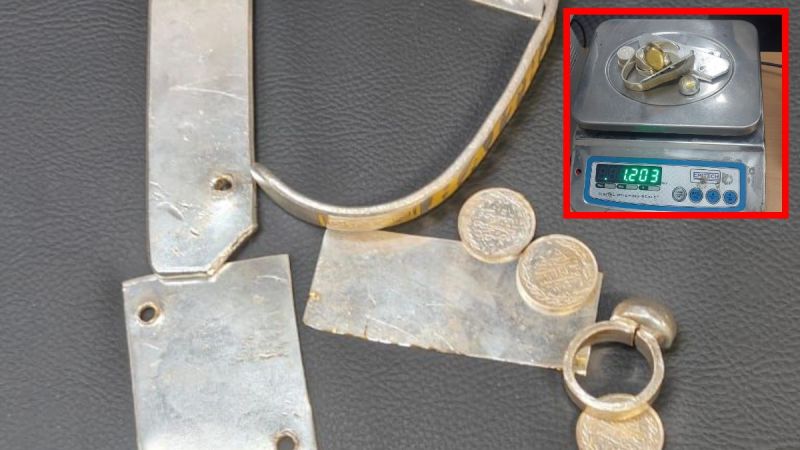 gold smuggling at delhi airport