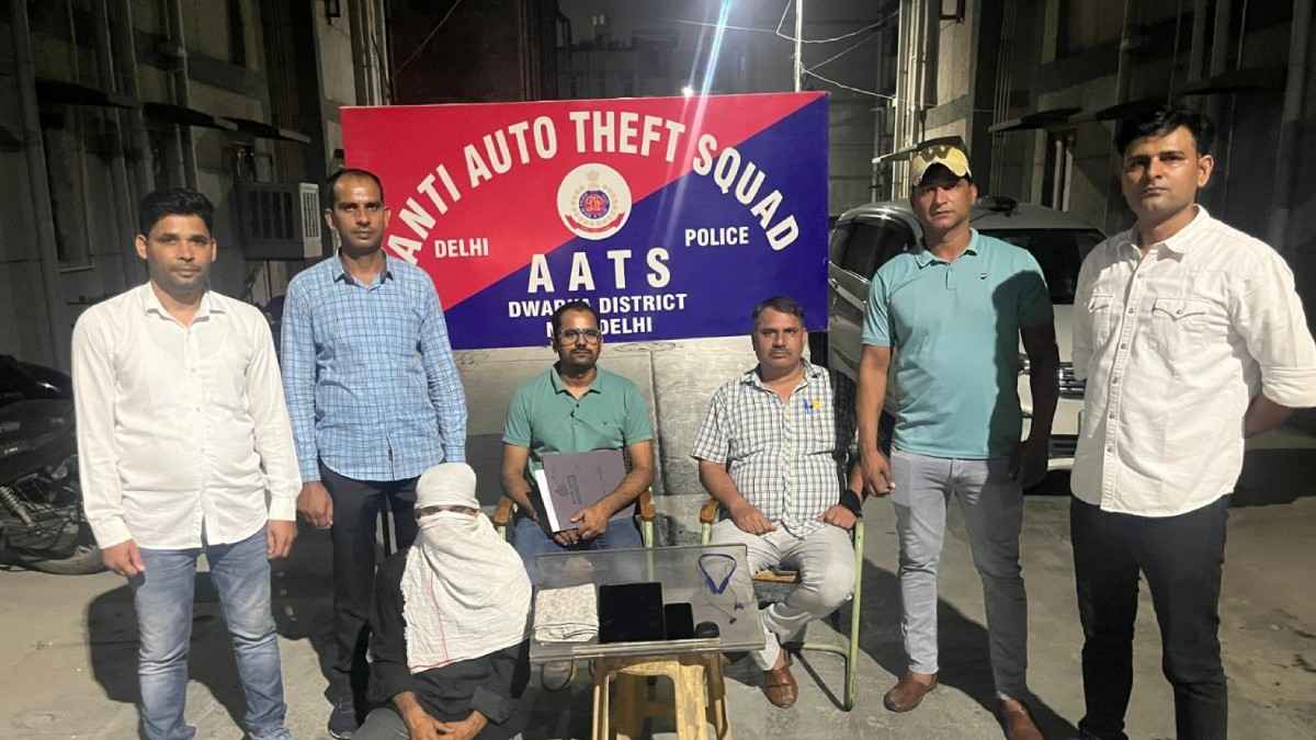 दिल्ली के द्वारका में हुई दिल दहला देने वाली हत्या, पड़ोसी ही निकला कातिल
