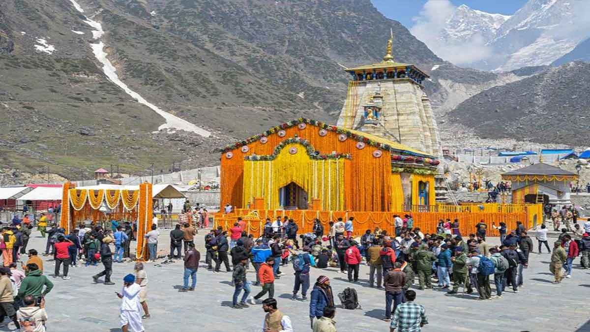 चारधाम यात्रा में फ्री वाई-फाई सुविधा से श्रद्धालुओं में उत्साह, परिजनों को भी करा रहे दर्शन