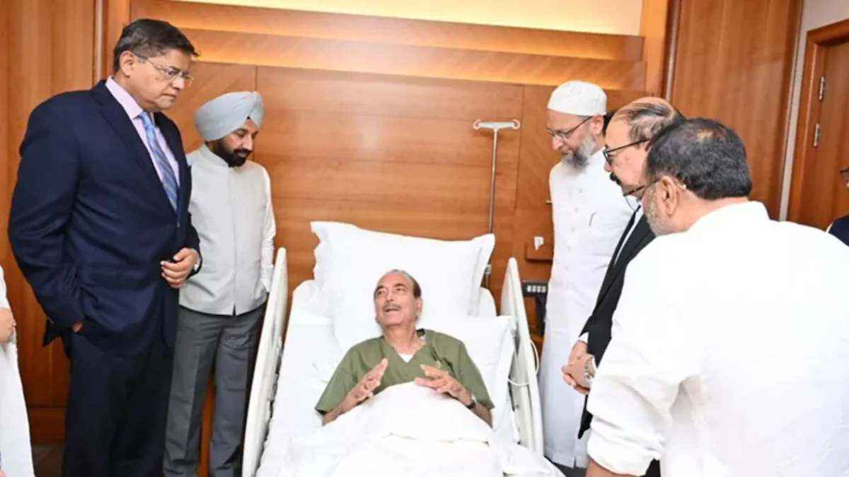 Ghulam Nabi Azad की अस्पताल से सामने आईं तस्वीरें, कुवैत से खुद बताया-कैसी है हालत?