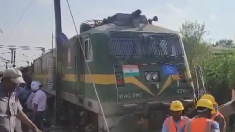 Lucknow Train