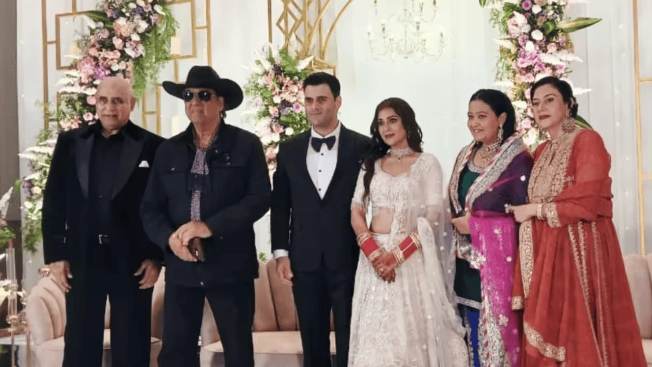 बेटे की शादी में खूब नाचे Mahabharat के 'दुर्योधन', 'पितामह' Mukesh Khanna ने दिया आशीर्वाद