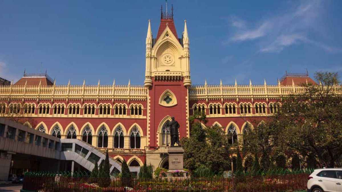 मुर्शिदाबाद हिंसा पर जांच कमेटी ने हाई कोर्ट में पेश की रिपोर्ट, TMC नेता और पुलिस की भूमिका पर उठे सवाल