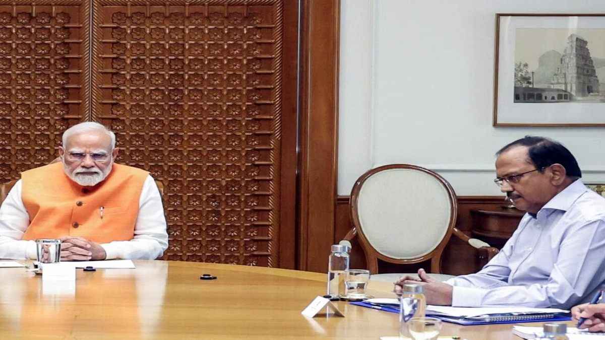 Operation Sindoor: अजीत डोभाल ने PM मोदी से की मुलाकात, इन 7 मुद्दों पर हुई बात