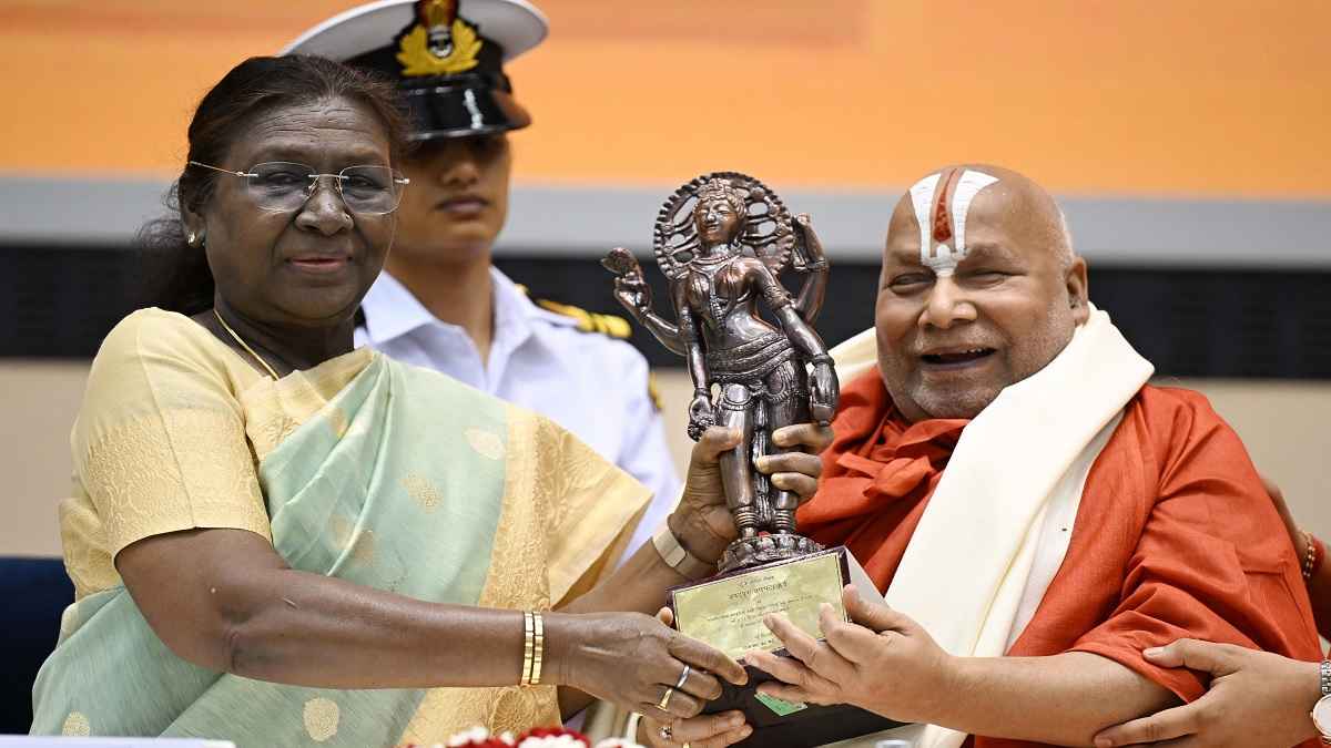 ज्ञानपीठ पुरस्कार से सम्मानित हुए रामभद्राचार्य महाराज, सीएम योगी बोले- यह राष्ट्रधर्म का सम्मान