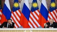 Vladimir Putin and Malaysian PM Anwar Ibrahim