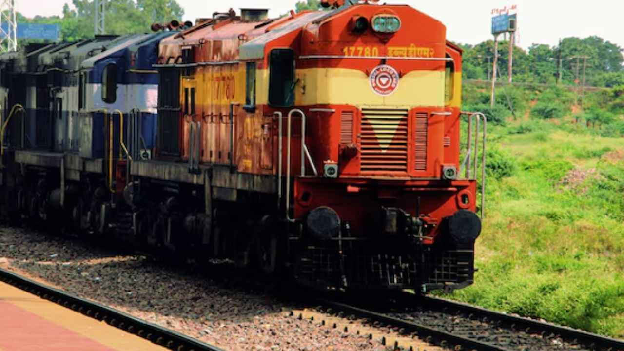 IRCTC पर टिकट बुक करते समय ध्यान में रखें 6 बातें, जानें सभी डिटेल