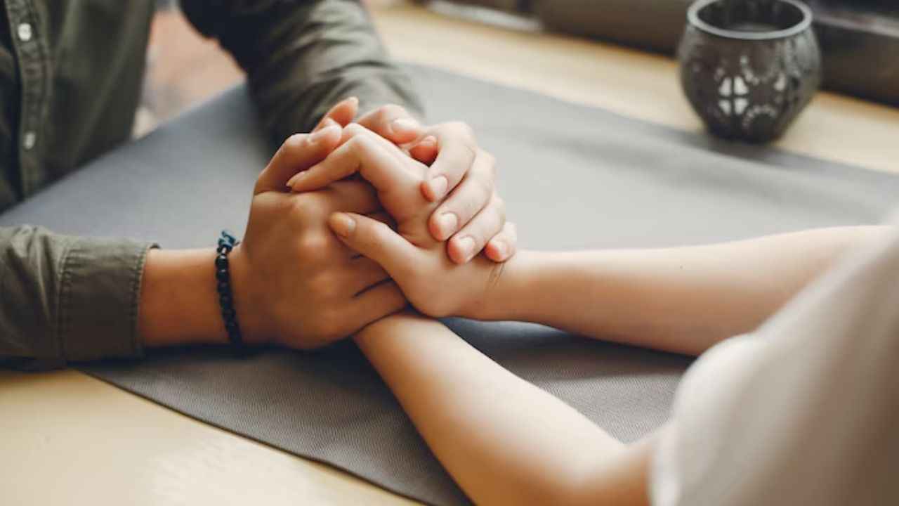 Relationship Tips: बिजी लाइफ में इन 5 तरीकों से मैनेज करें टाइम, वरना ब्रेकअप तय