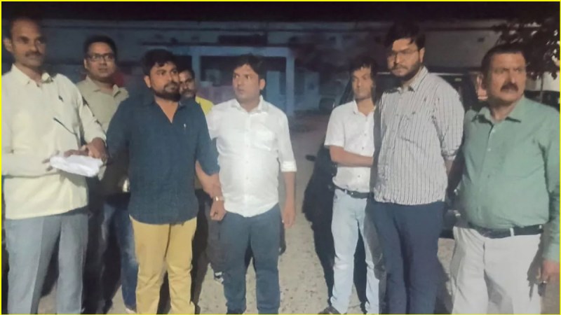 BDO and Lekhpal arrested red handed together in Araria