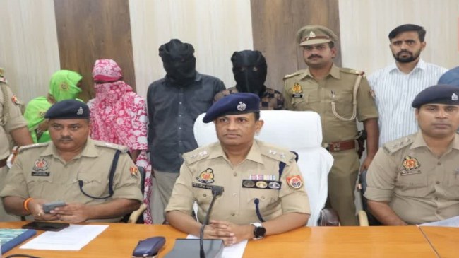 Hathras Police, UP Police, हाथरस पुलिस, यूपी पुलिस