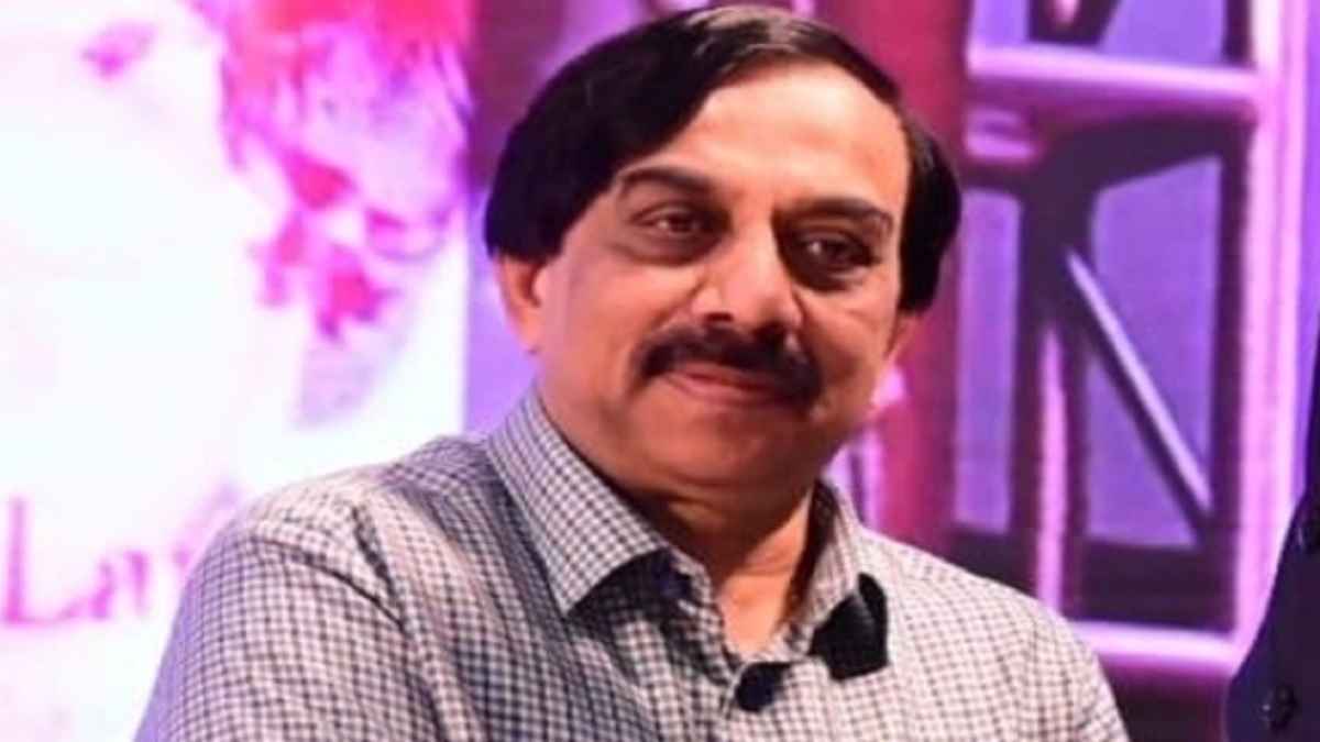 कर्नाटक मुख्यमंत्री के राजनीतिक सचिव बर्खास्त, चिन्नास्वामी स्टेडियम भगदड़ मामले में बड़ा एक्शन