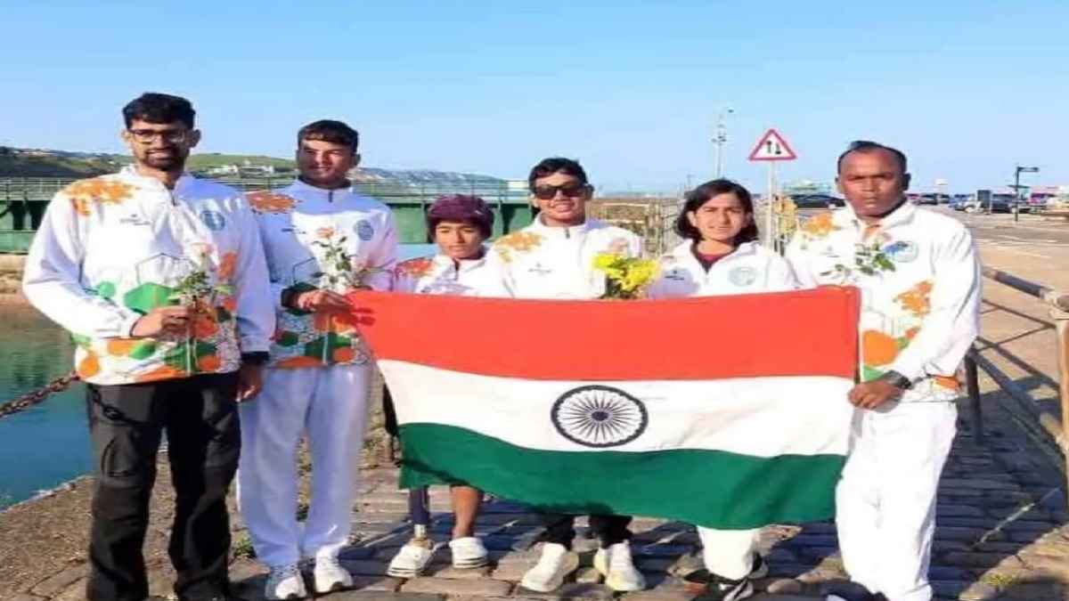 Ghaziabad News: CDO अभिनव गोपाल ने रोशन किया शहर का नाम, 11 घंटे 19 मिनट में तैरकर पार किया इंग्लिश चैनल