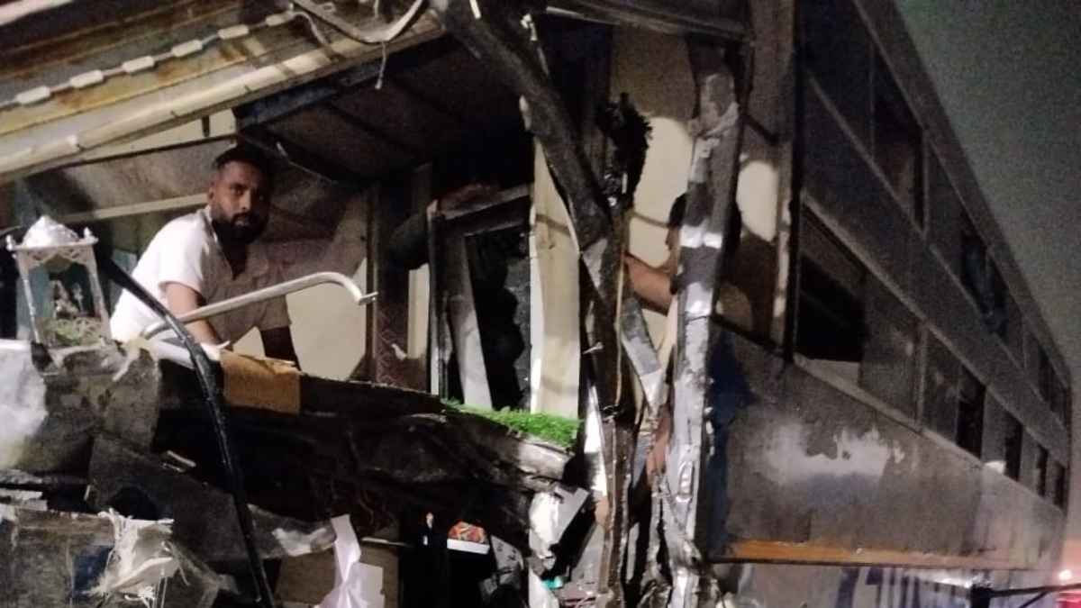 यमुना एक्सप्रेस वे पर बड़ा हादसा, हाई स्पीड में बस टकराई, एक दर्जन से अधिक घायल