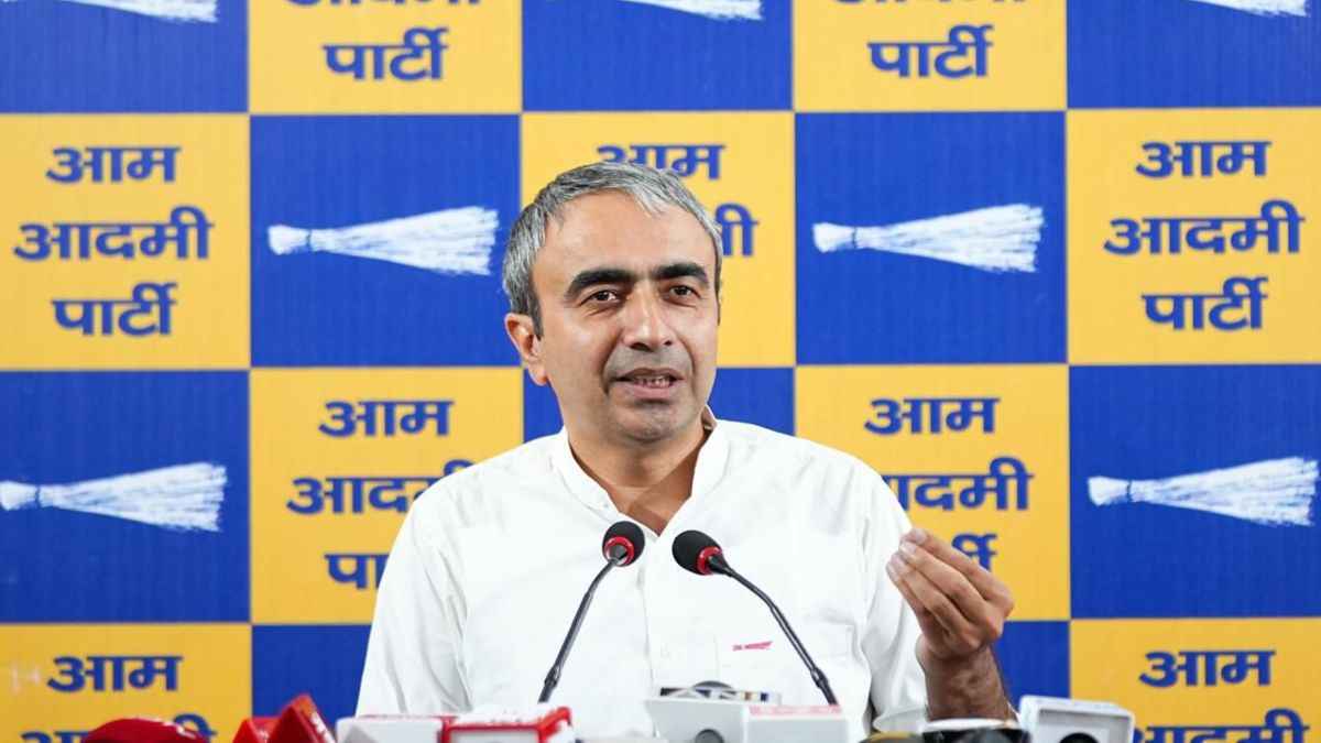 Delhi: स्कूल बनाने वाले AAP नेताओं पर बैठाई फर्जी जांच, हजारों झुग्गियां तोड़ने का पाप छिपा रही BJP- अनुराग ढांडा