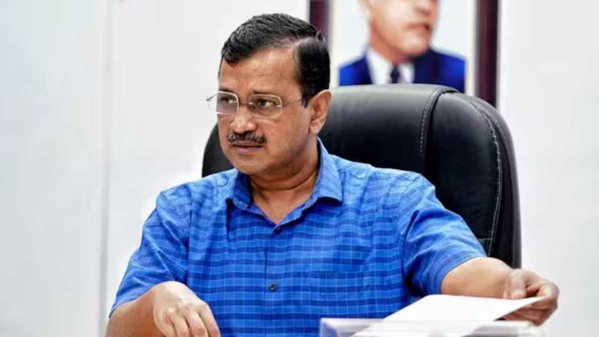 दिनदहाड़े ये क्या हो रहा है? पोलिंग बूथ का CCTV हुआ बंद तो भड़क उठे अरविंद केजरीवाल