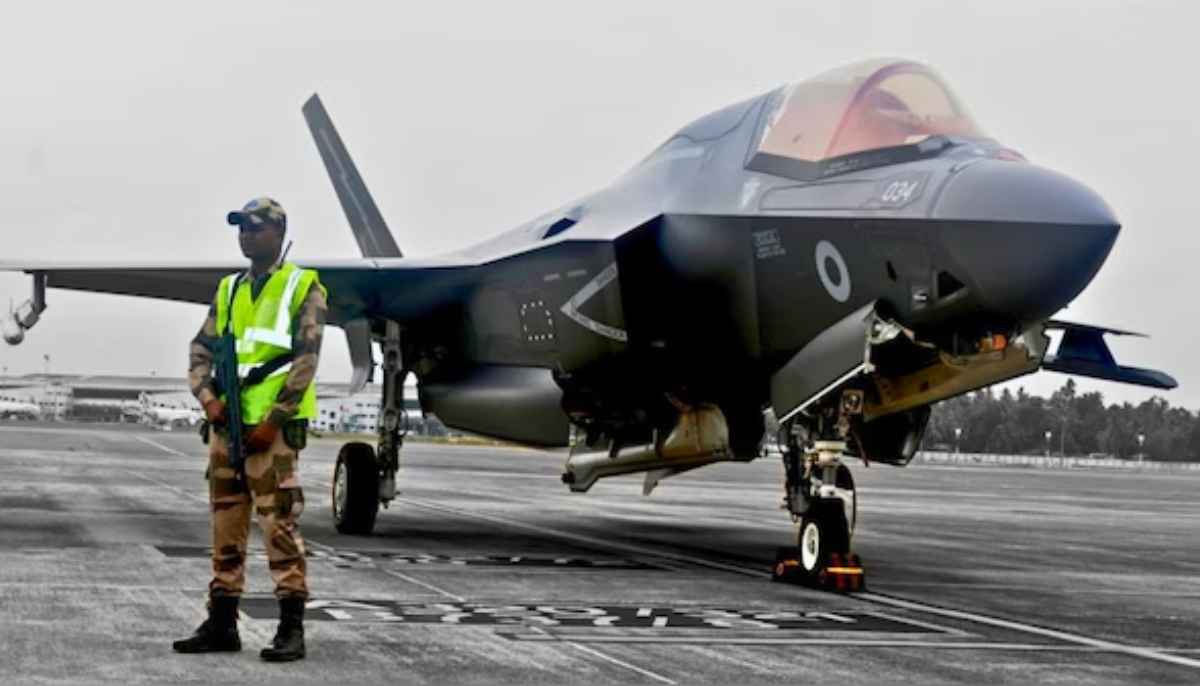 केरल एयरपोर्ट पर 12 दिन से खड़ा F-35B फाइटर जेट, जानिए कितना लगेगा पार्किंग चार्ज