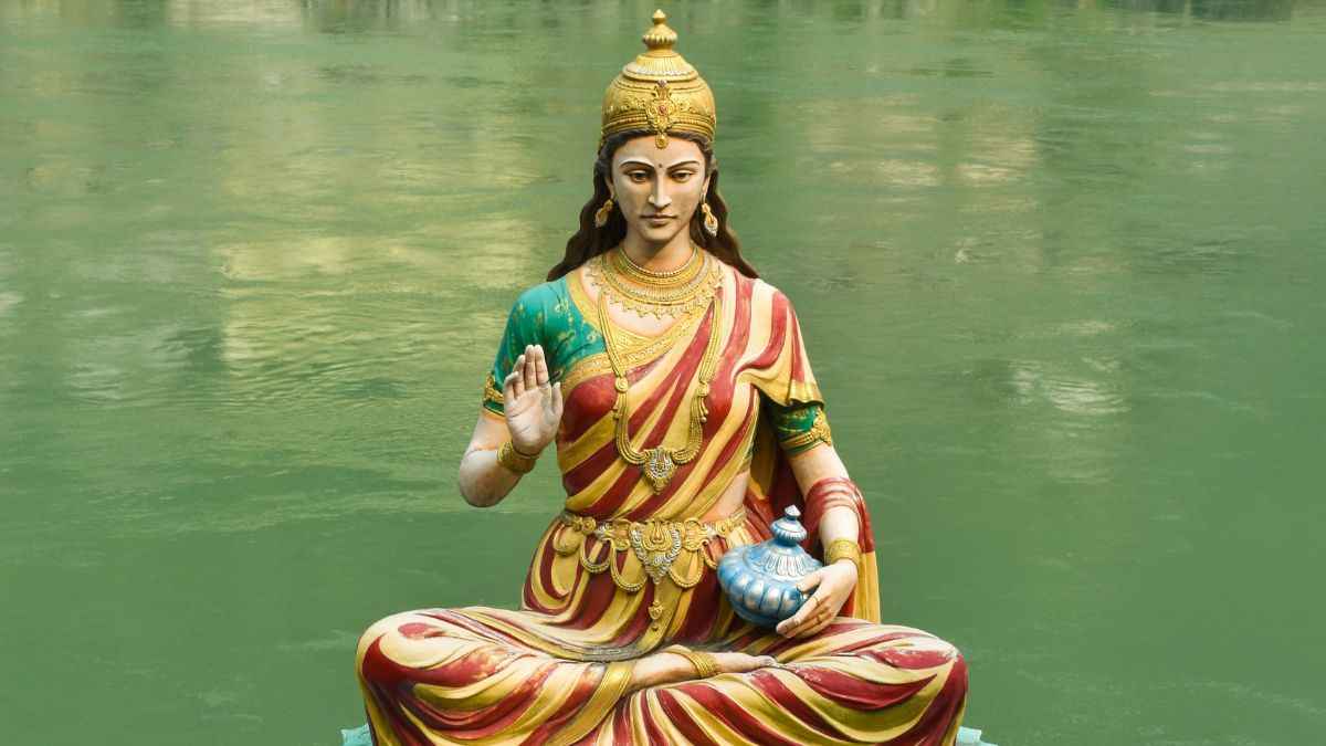 भारत में इन जगहों पर हैं गंगा मइया के प्रसिद्ध मंदिर, देवी स्वरूप में होती है पूजा