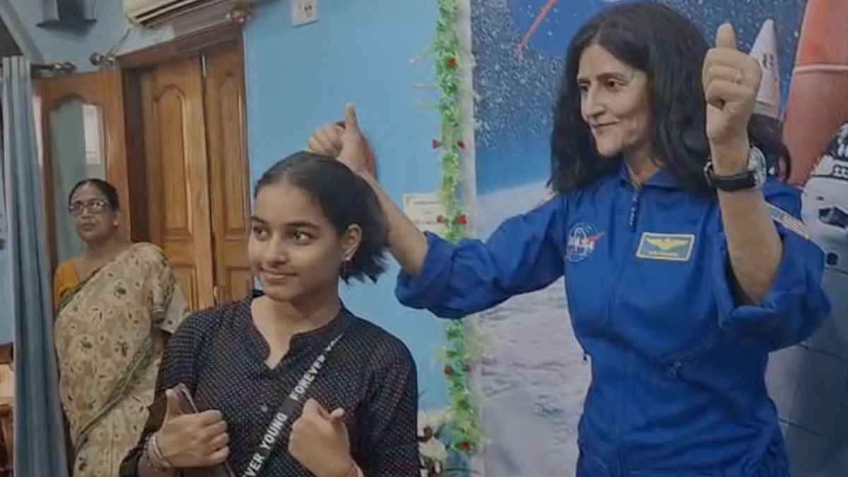 बंगाल के मूर्तिकार सुशांत राय ने बनाई अंतरिक्ष यात्री सुनीता विलियम्स की मूर्ति, फोटो क्रेडिट न्यूज24
