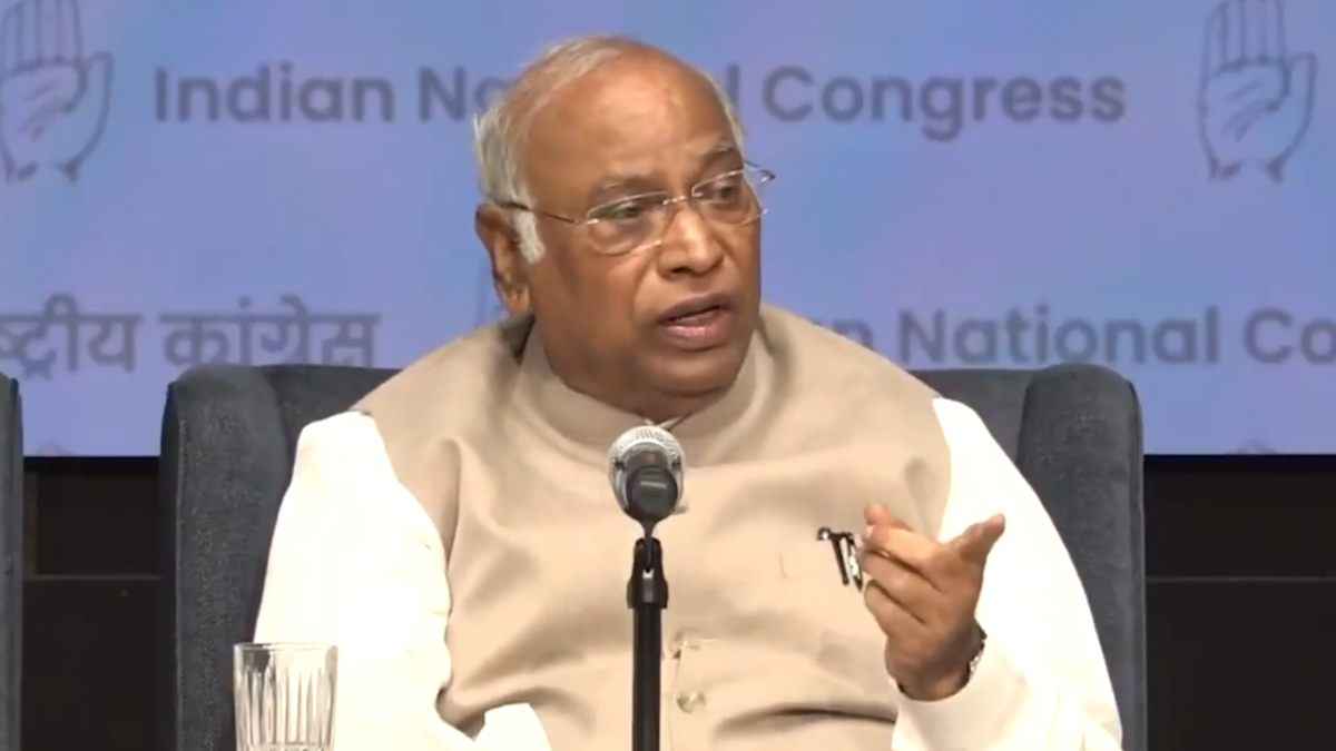 'अदृश्य है, लेकिन महसूस होता है कांग्रेस हाईकमान', मल्लिकार्जुन खड़गे के बयान पर बीजेपी सांसद का तंज