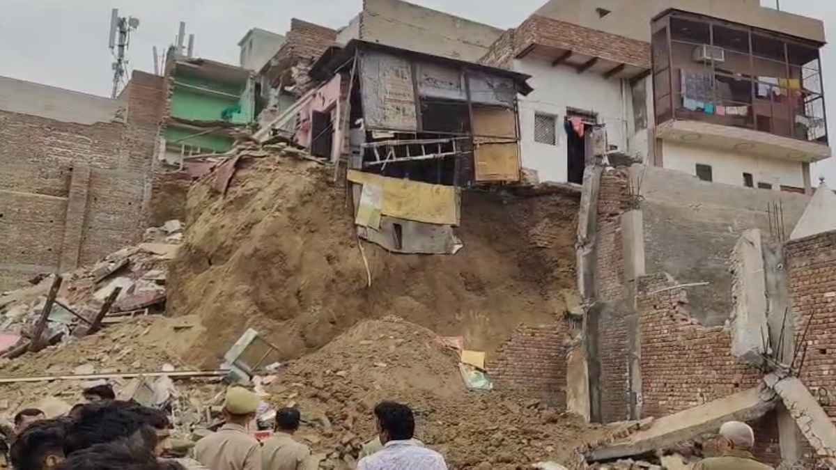 UP के मथुरा में दर्दनाक हादसा, खुदाई करते समय 4-5 मकान गिरे, कई लोगों के दबे होने की आशंका