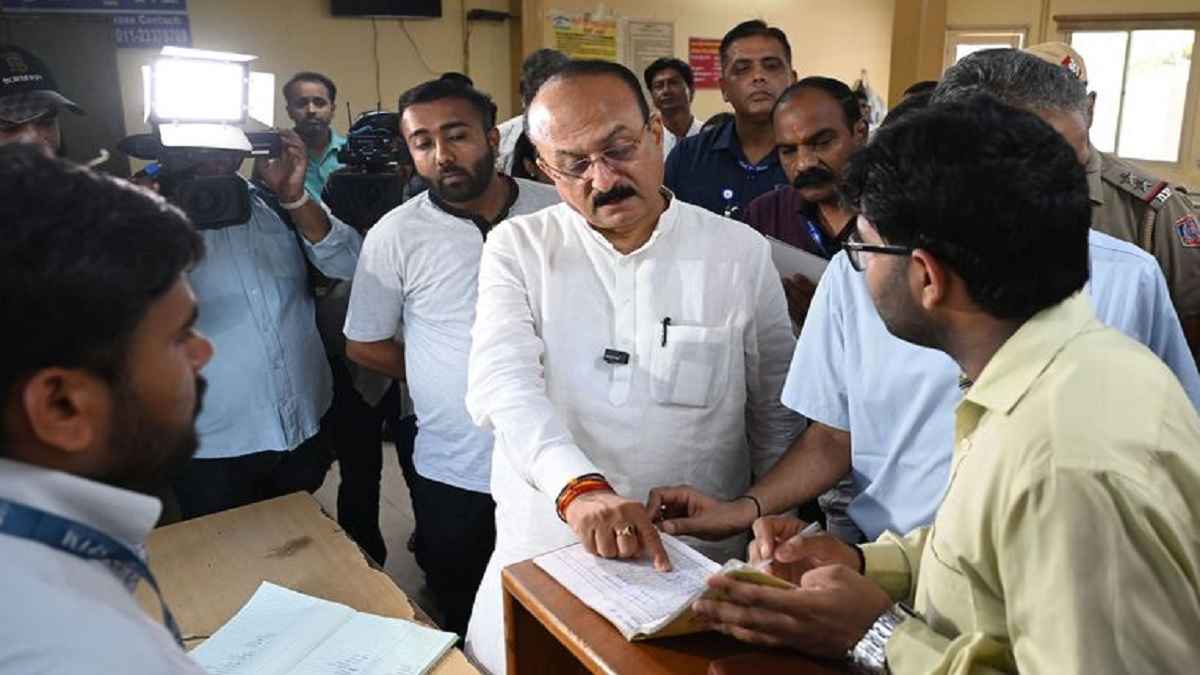 दिल्ली के मंत्री CBI से कराएंगे जांच, आप सरकार पर लगाया बड़ा आरोप