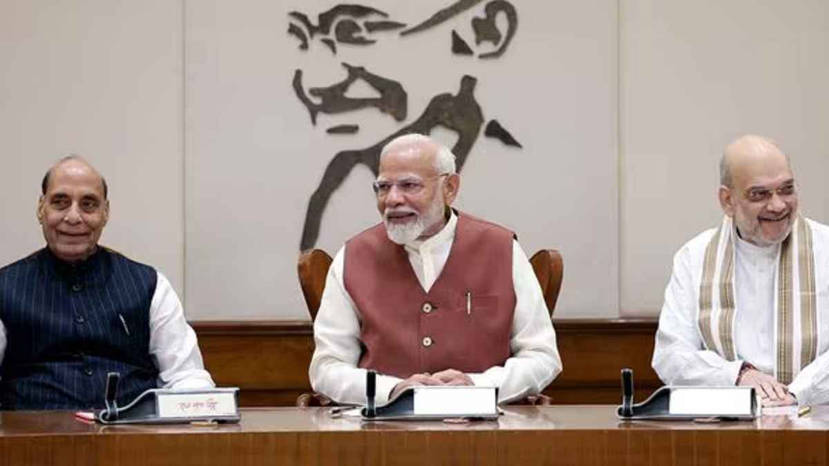 कैबिनेट में आपातकाल पर प्रस्ताव पास, मोदी सरकार ने लिए 3 बड़े फैसले