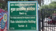 Noida News, noida authority, noida illegal construction, up news, action on illegal construction, noida bulldozer action, नोएडा प्राधिकरण, यूपी समाचार, नोएडा बुलडोजर कार्रवाई