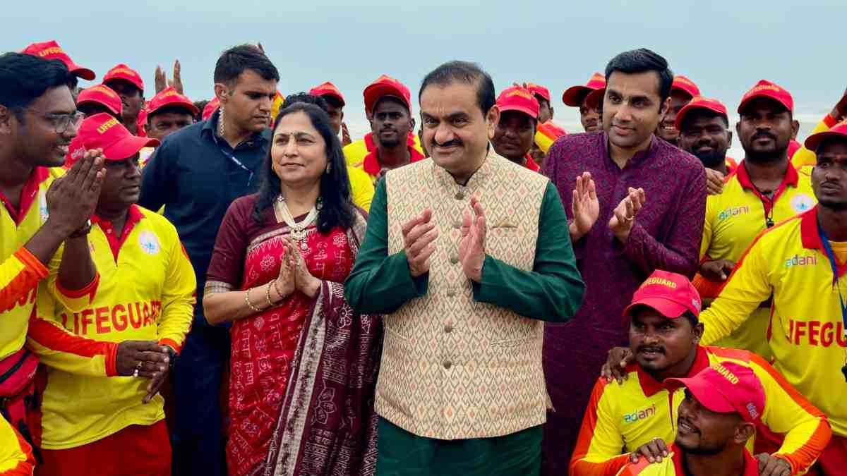 Rath Yatra 2025: पुरी यात्रा के दौरान लाइफगार्ड्स से मिले गौतम अडाणी, बोले- आप लोगों को जीवन दान देते हो