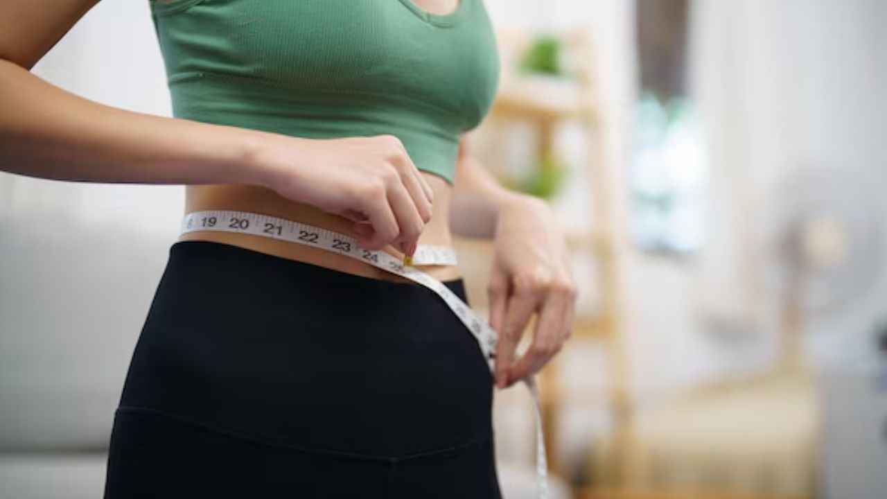 Weight Loss Tips: हर हफ्ते कितना वजन घटाना सही, जानें क्या कहती है रिपोर्ट?
