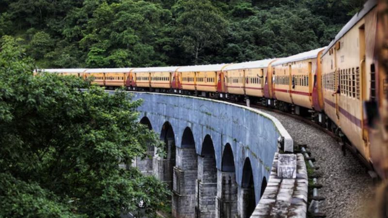 Kolkata-Kanpur Special Train